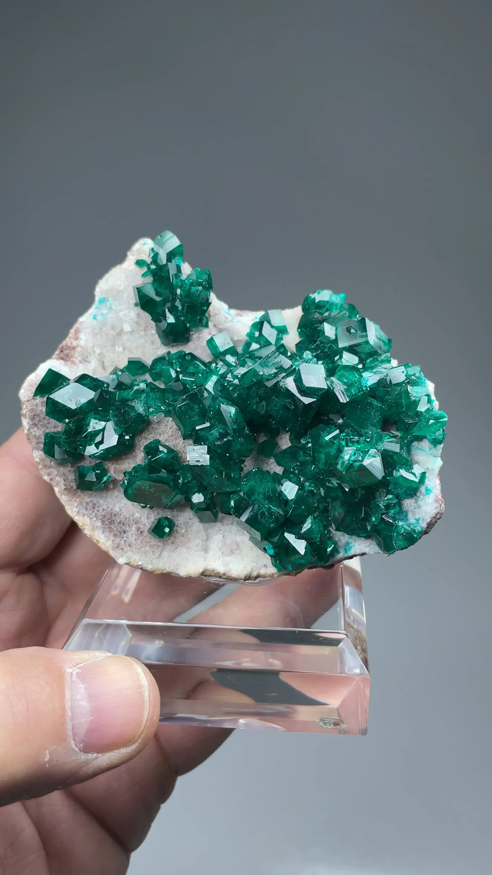 Dioptase with Calcite - image 2