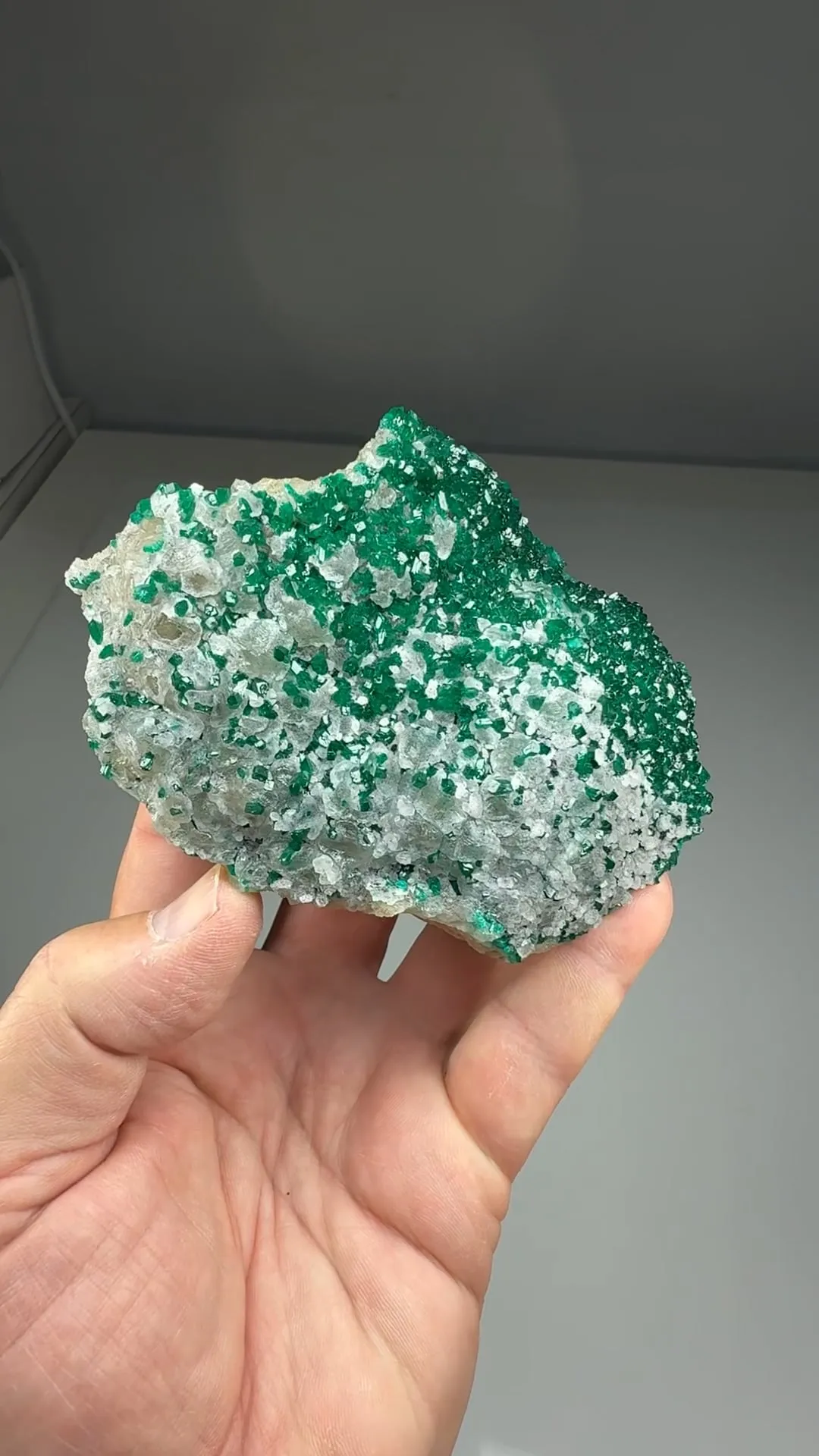 Dioptase with Calcite - image 2