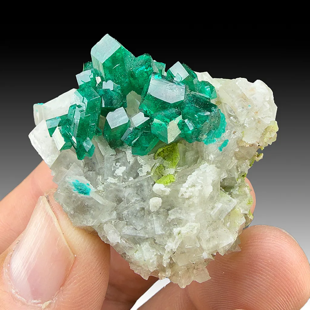 Dioptase with Calcite image