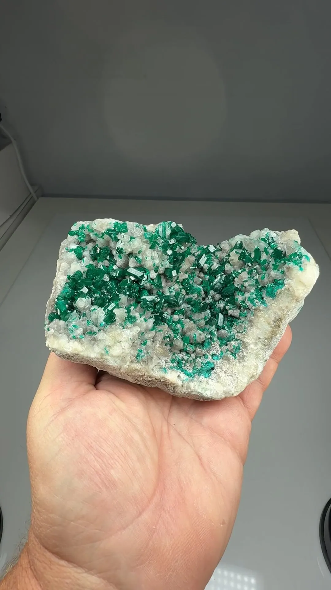 Dioptase with Calcite - image 2