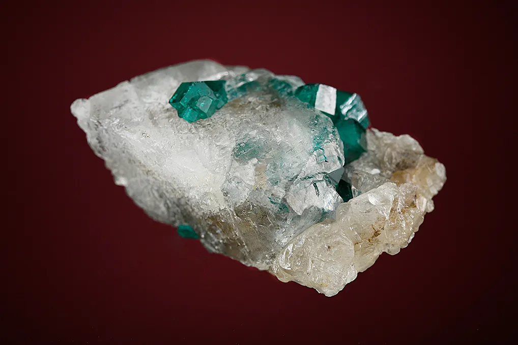 Dioptase with Calcite - image 3