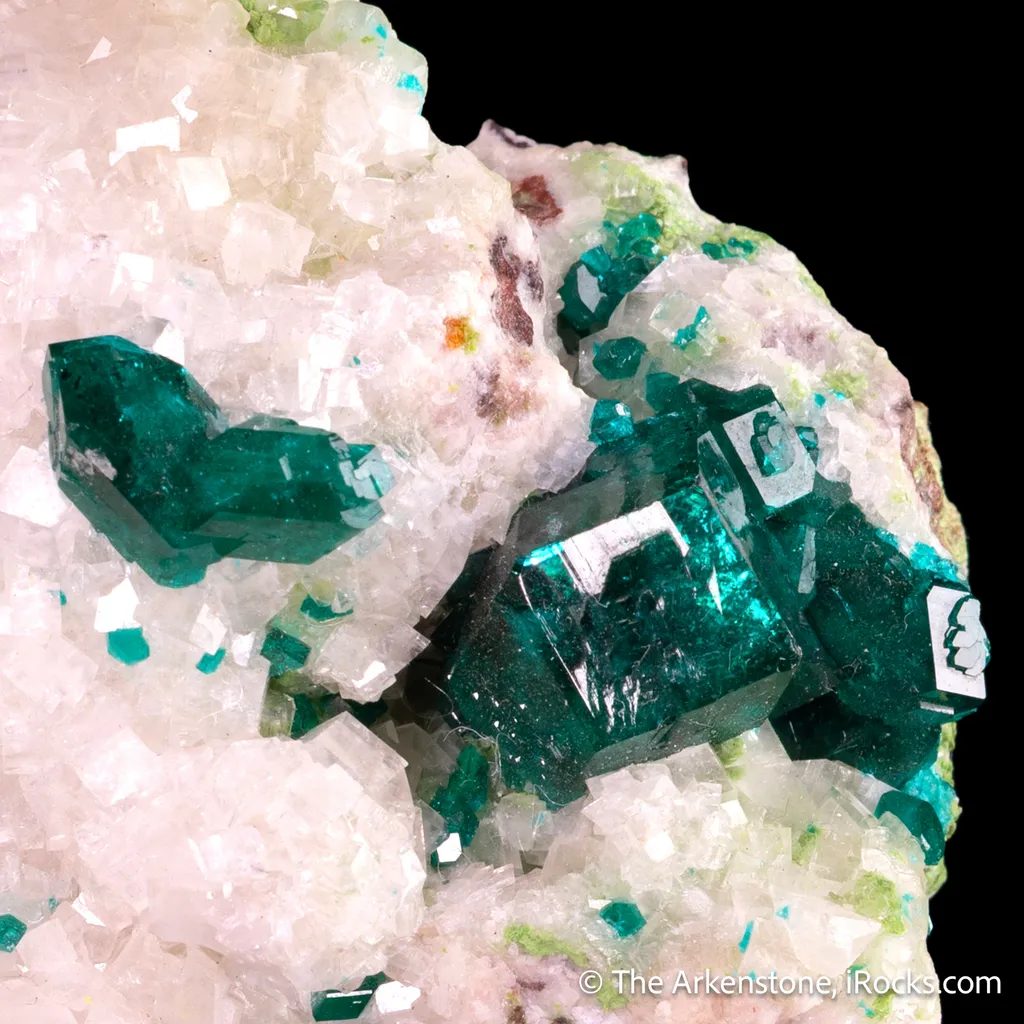 Dioptase with Calcite - image 4