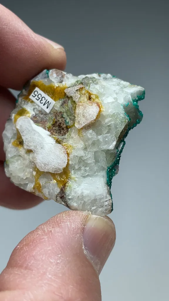 Dioptase with Calcite - image 2