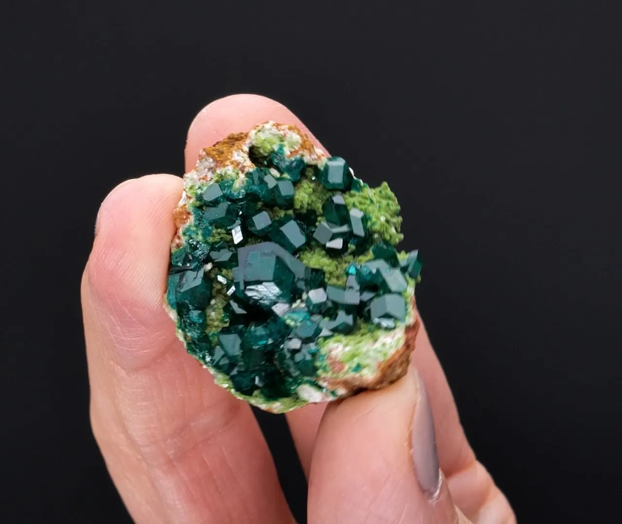 DIOPTASE with DUFTITE - image 2