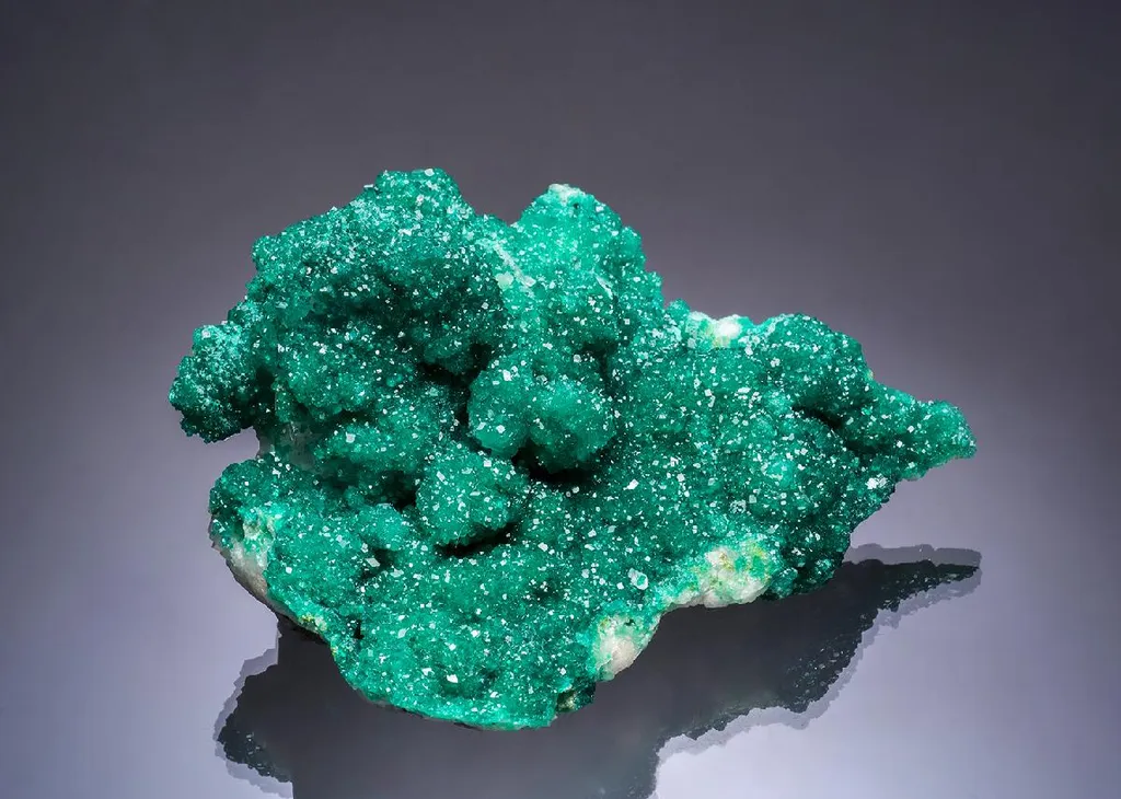 Dioptase with Duftite on Calcite image