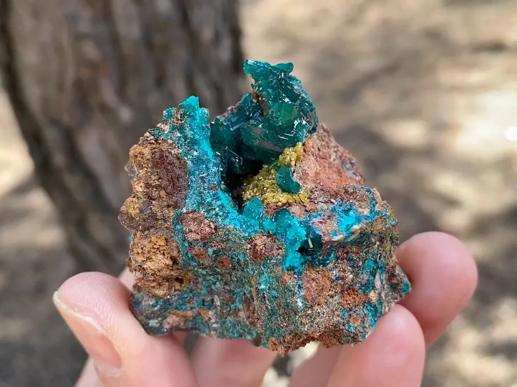 Dioptase with Mimetite - image 5