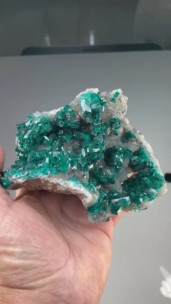 Dioptase with Quartz - image 2