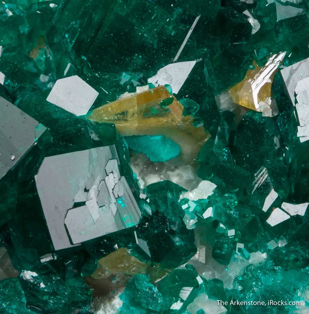 Dioptase with Wulfenite and Molybdofornacite image