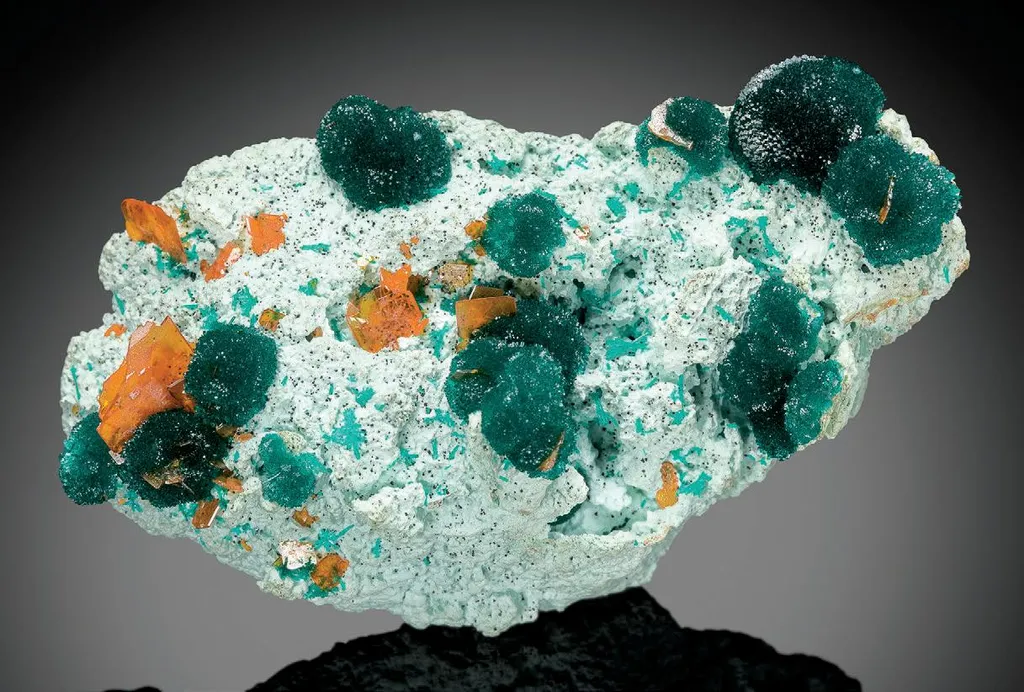 Dioptase, Wulfenite image