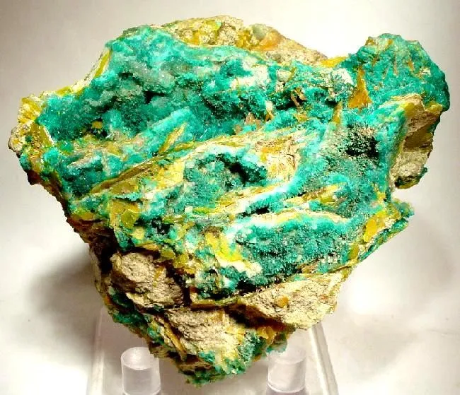 Dioptase, Wulfenite, Willemite image