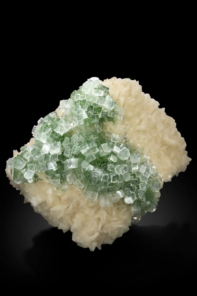 Discoball Apophylite image