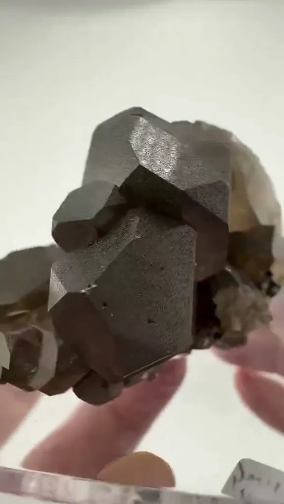 Discover the breathtaking beauty of Smoky Quartz Gwindel Cluster from… - image 3