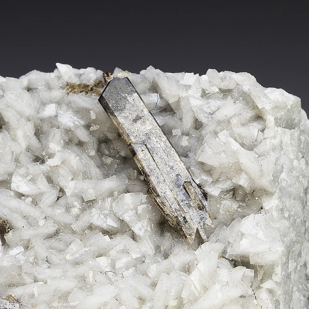 Dissakisite-Ce, Allanite-Ce with Dolomite image