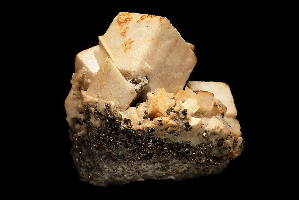 Dolomite - image 3
