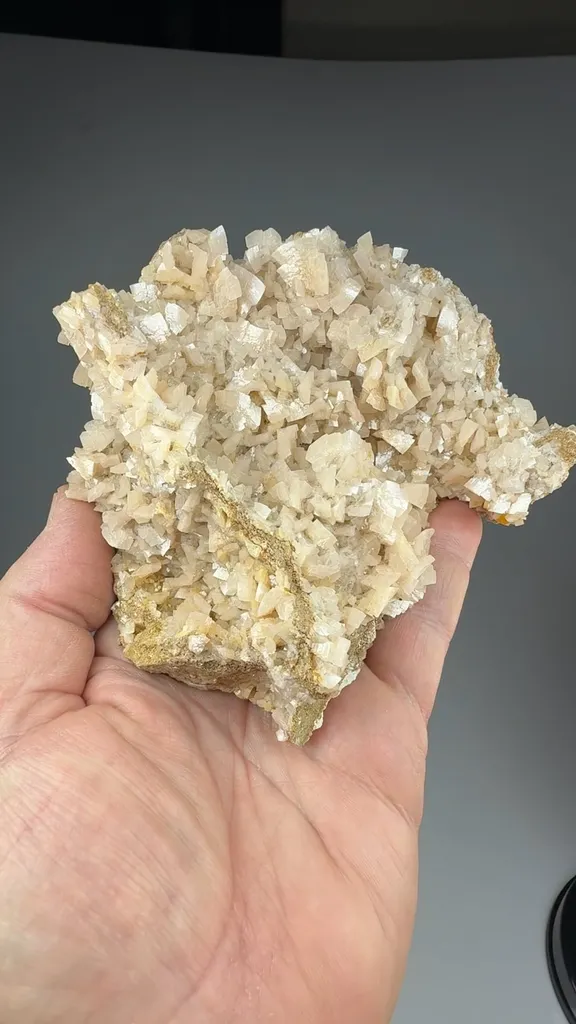 Dolomite - image 2