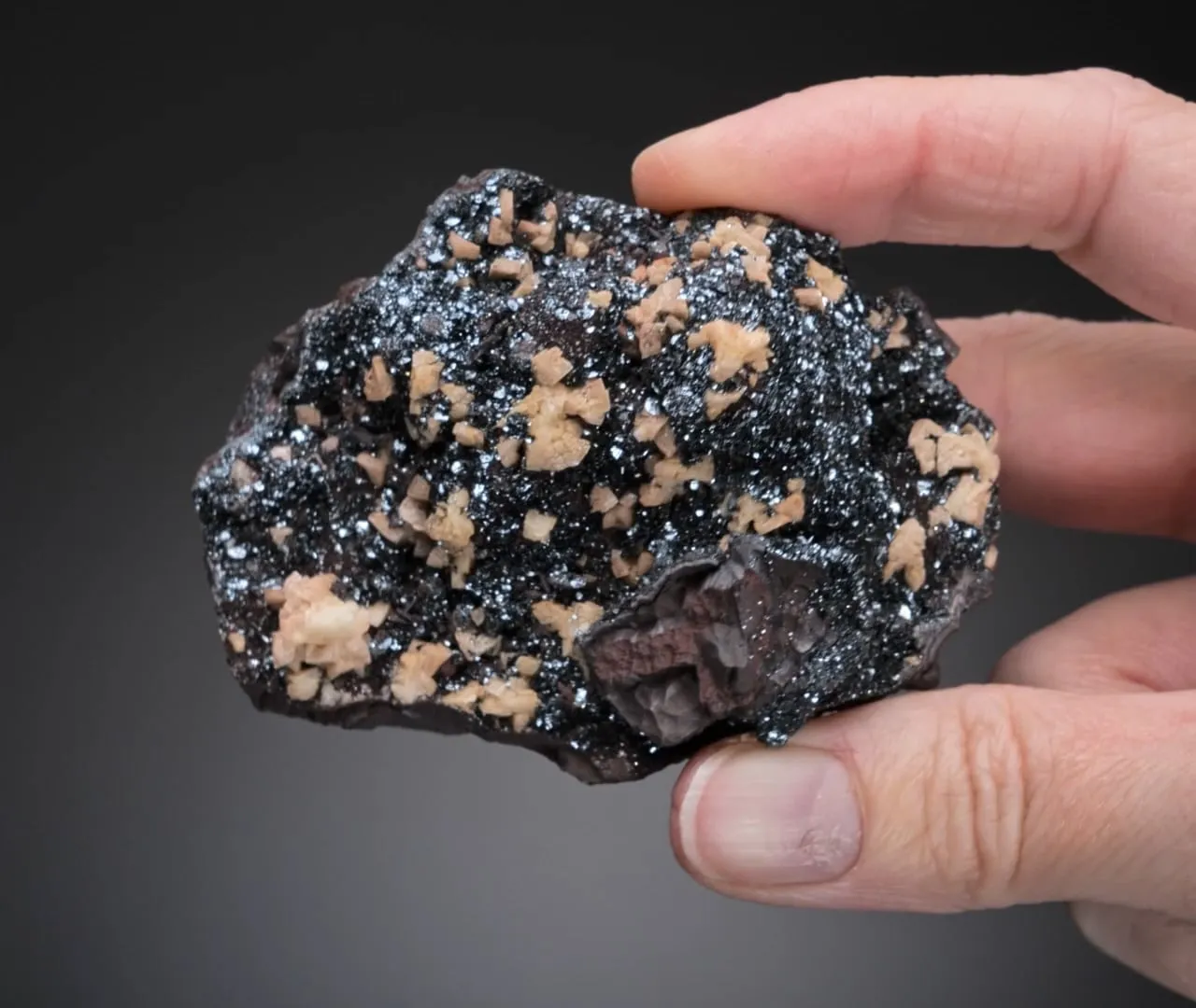 Dolomite on HERMATITE var. Specularite - image 2