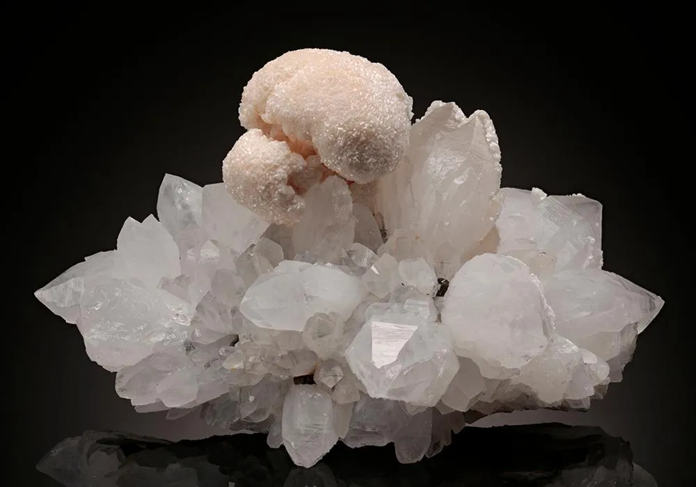 Dolomite on Quartz image
