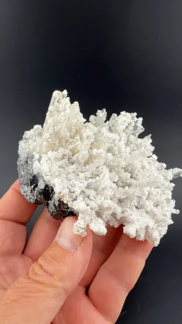 Dolomite on Quartz with Sphalerite