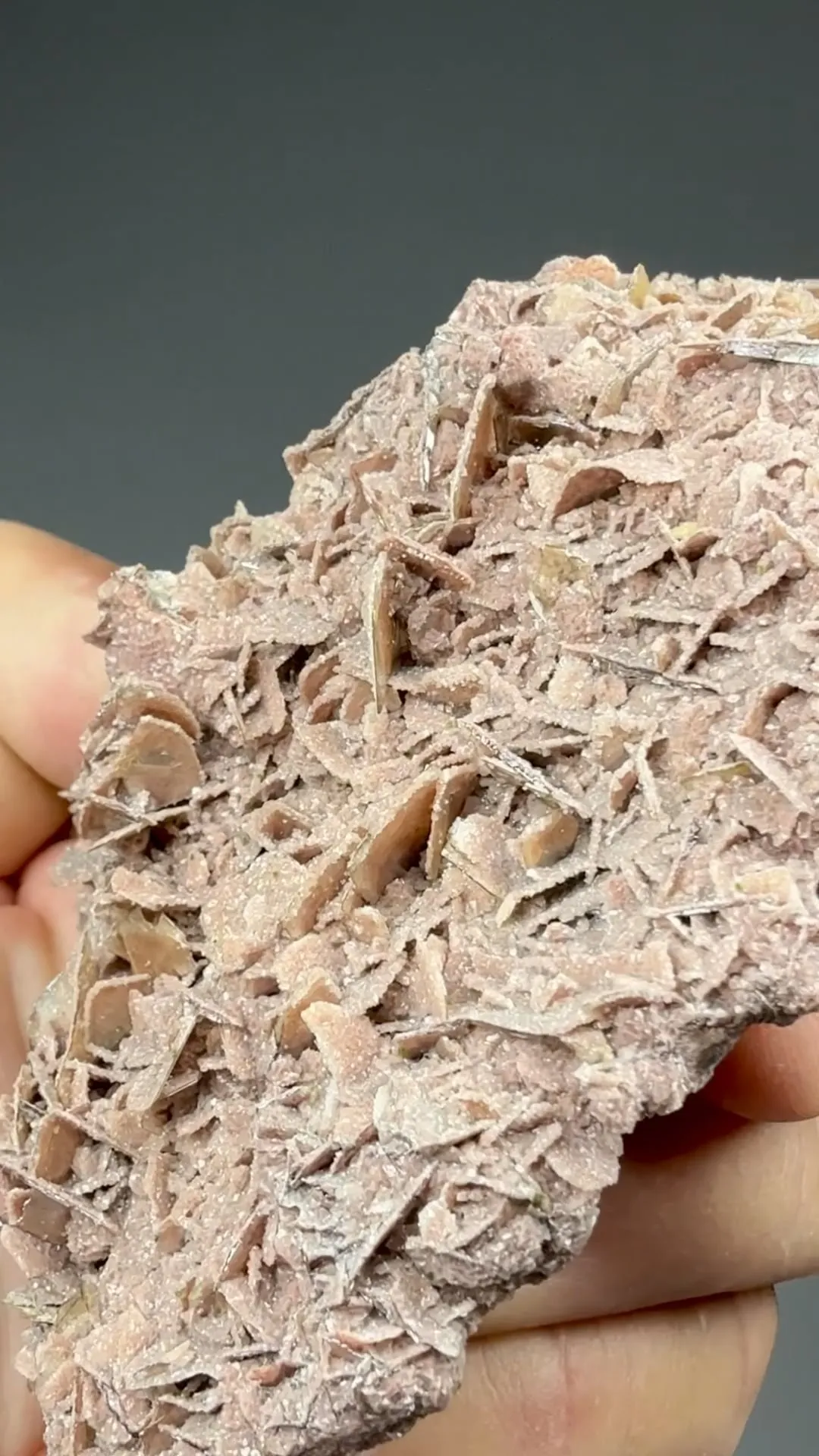 Dolomite on Wulfenite - image 2