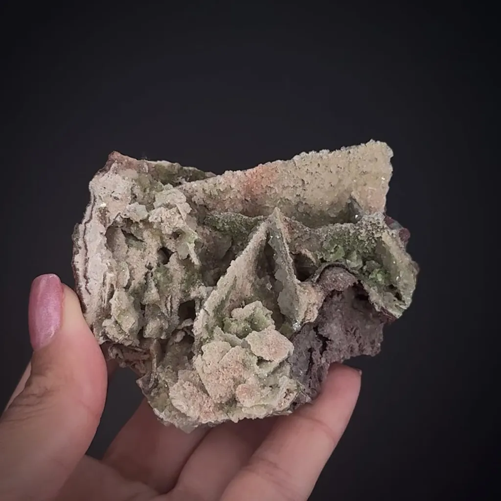 Dolomite ps. Wulfenite image