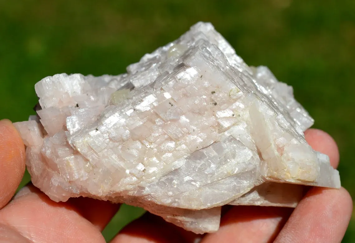 Dolomite var. Cobalto-dolomite & Calcite 330 grams - Bou Azzer East deposit, Drâa-Tafilalet, Morocco - image 5