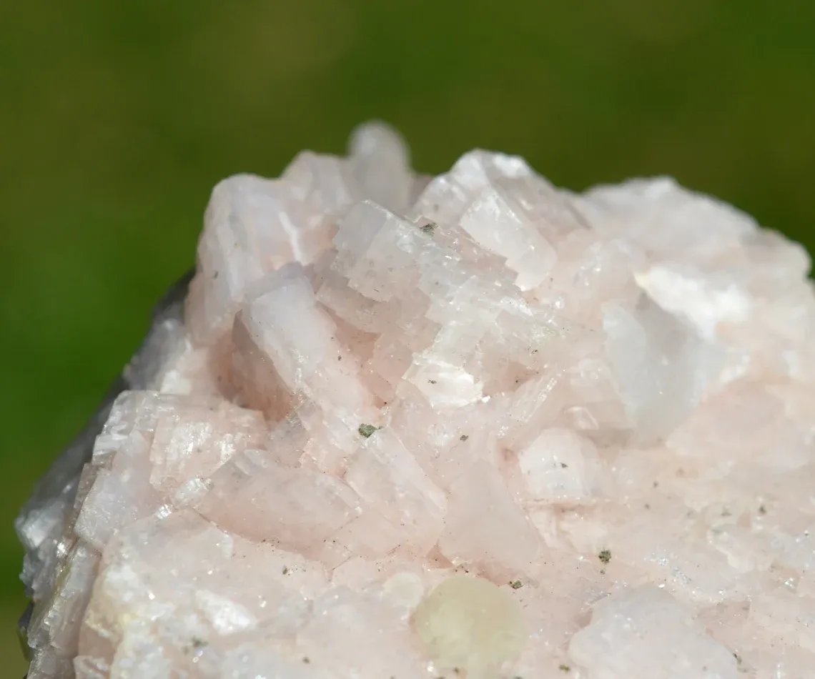 Dolomite var. Cobalto-dolomite & Calcite 330 grams - Bou Azzer East deposit, Drâa-Tafilalet, Morocco - image 6