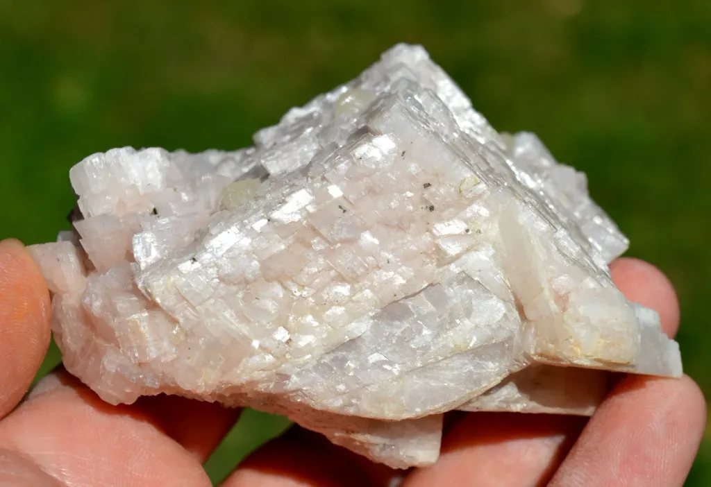 Dolomite var. Cobalto-dolomite & Calcite 330 grams - Bou Azzer East deposit, Drâa-Tafilalet, Morocco - image 5
