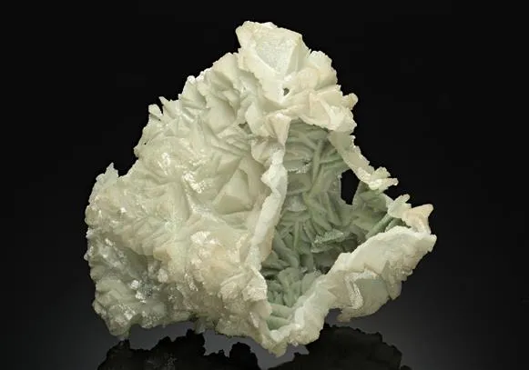 Dolomite with Duftite image