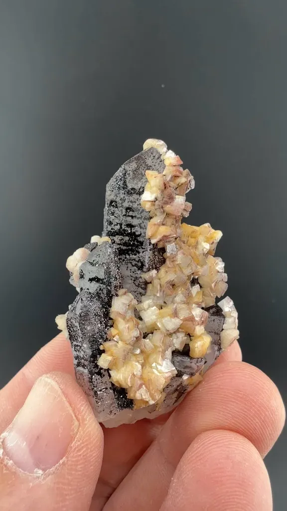 Dolomite with Hematite, Quartz image