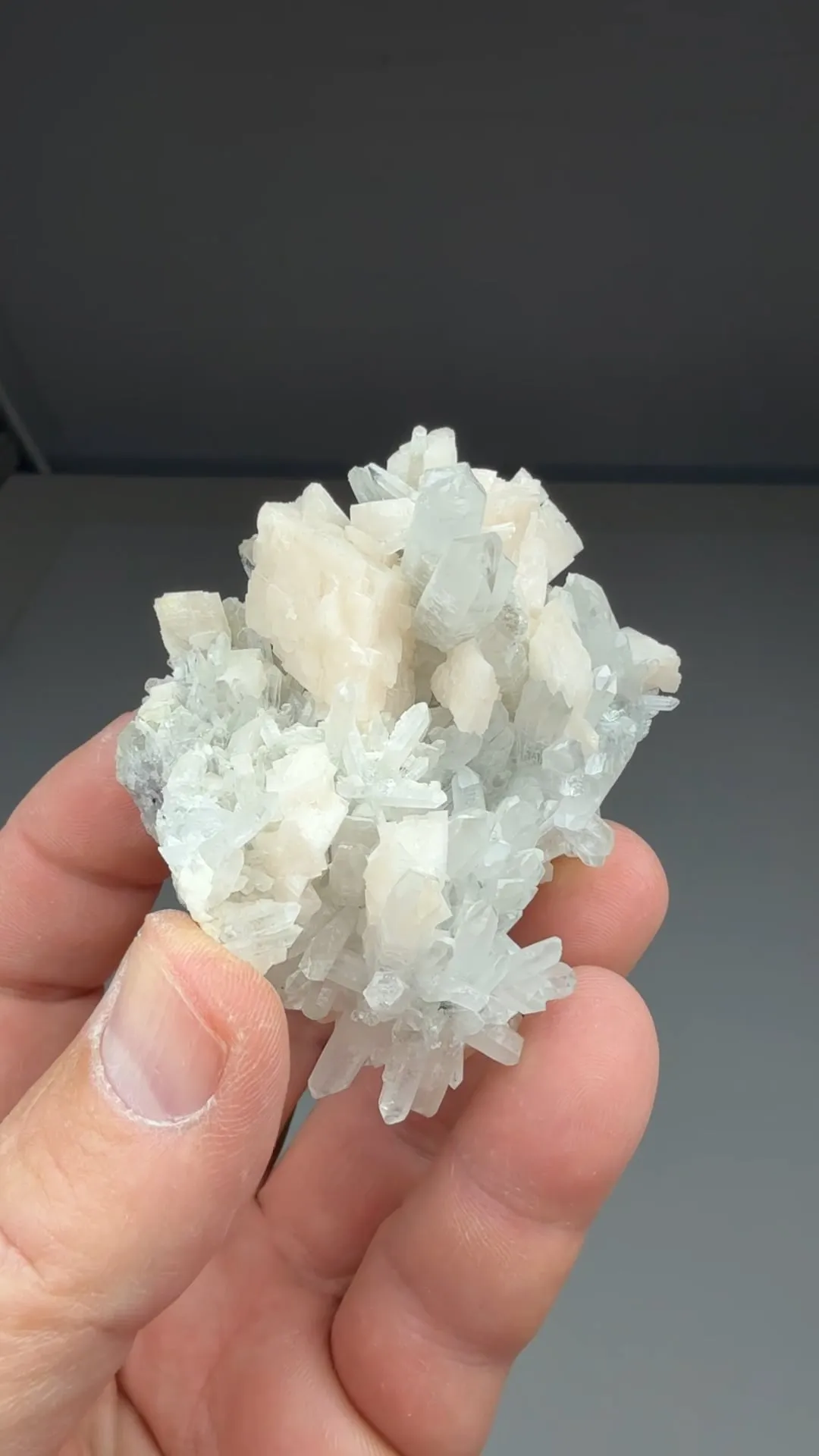 Dolomite with Quartz - image 2