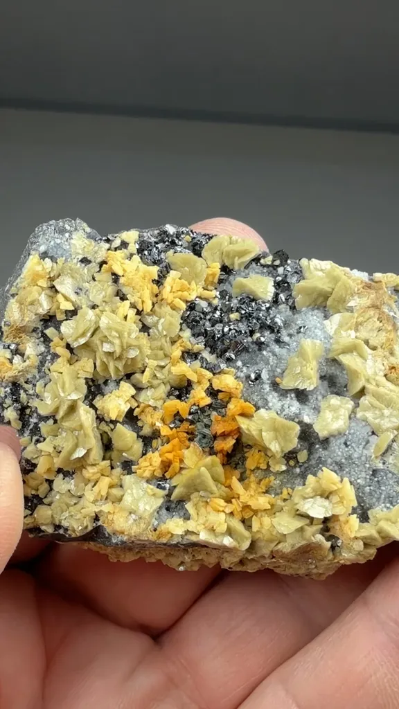 Dolomite with Sphalerite - image 2