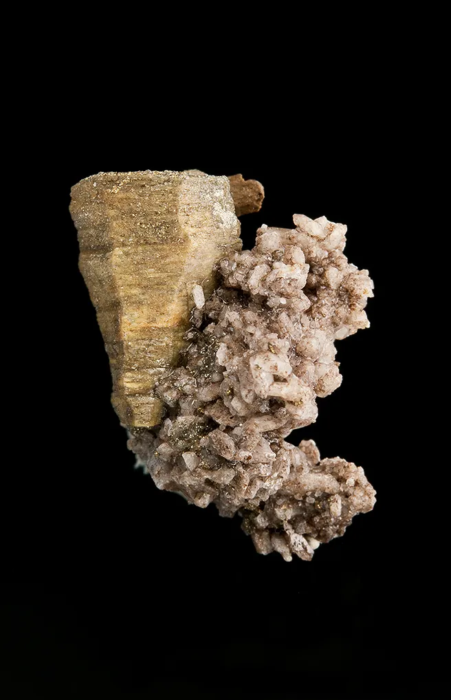 Donnayite-(Y) on Calcite - image 2