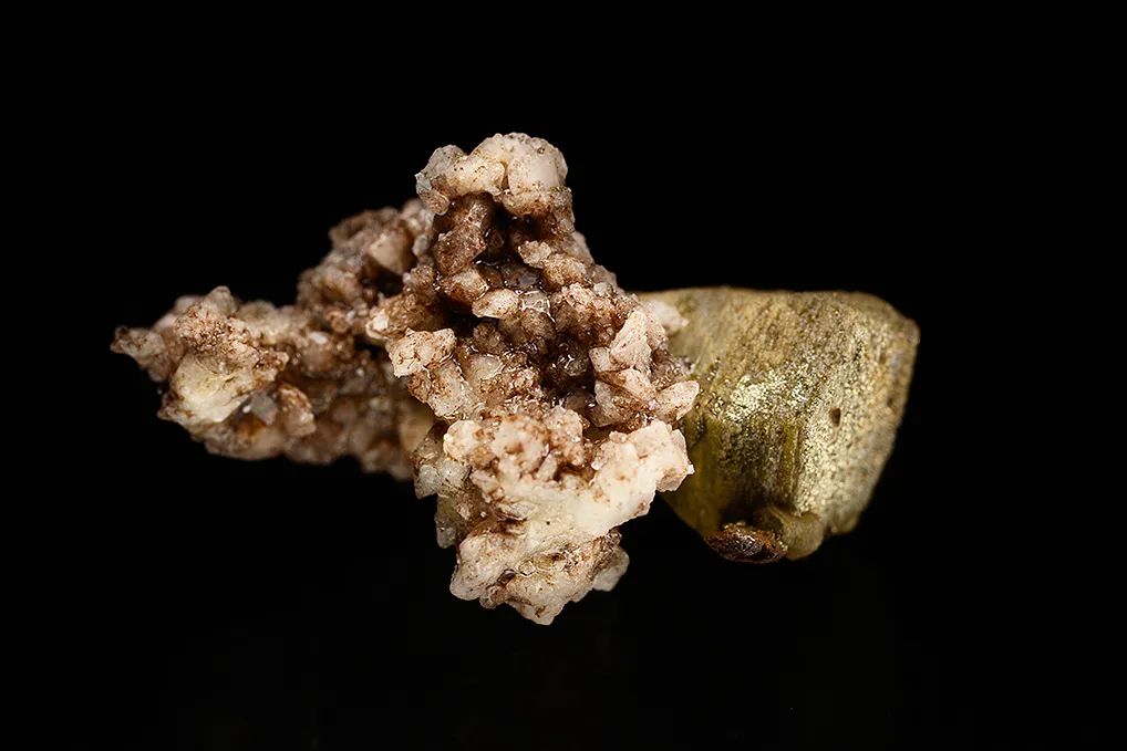 Donnayite-(Y) on Calcite - image 4