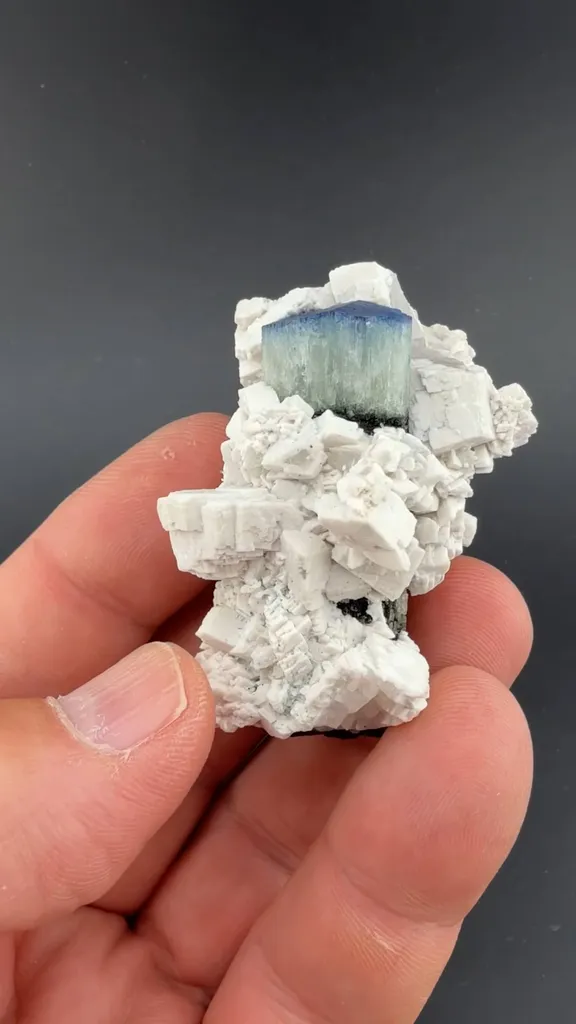 Dravite image