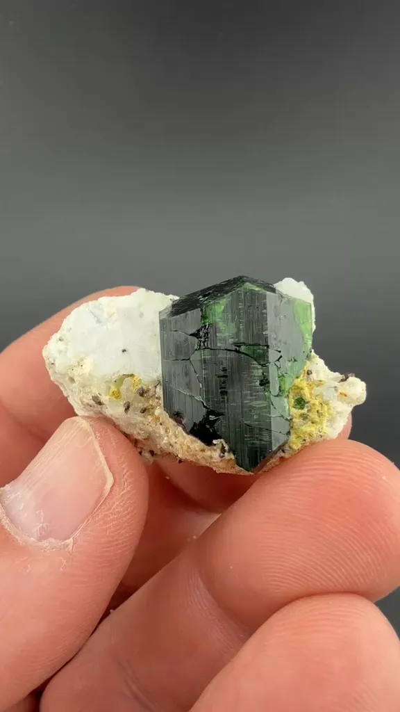 Dravite image
