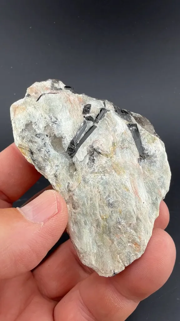 Dravite image