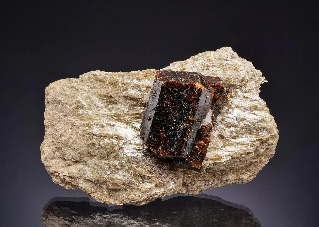 Dravite image