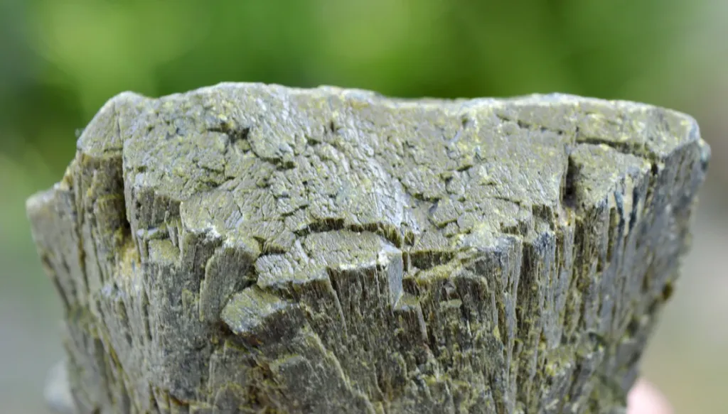 DT Epidote 552 grams - Bafoulabé Circle, Kayes Region, Mali - image 5