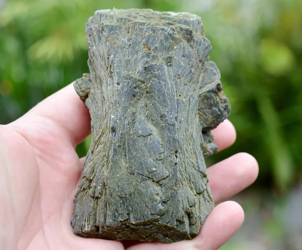 DT Epidote 552 grams - Bafoulabé Circle, Kayes Region, Mali - image 4