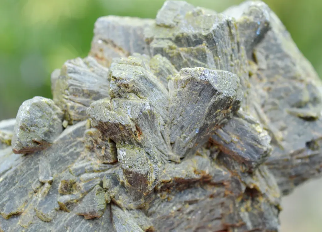 DT Epidote 552 grams - Bafoulabé Circle, Kayes Region, Mali - image 3