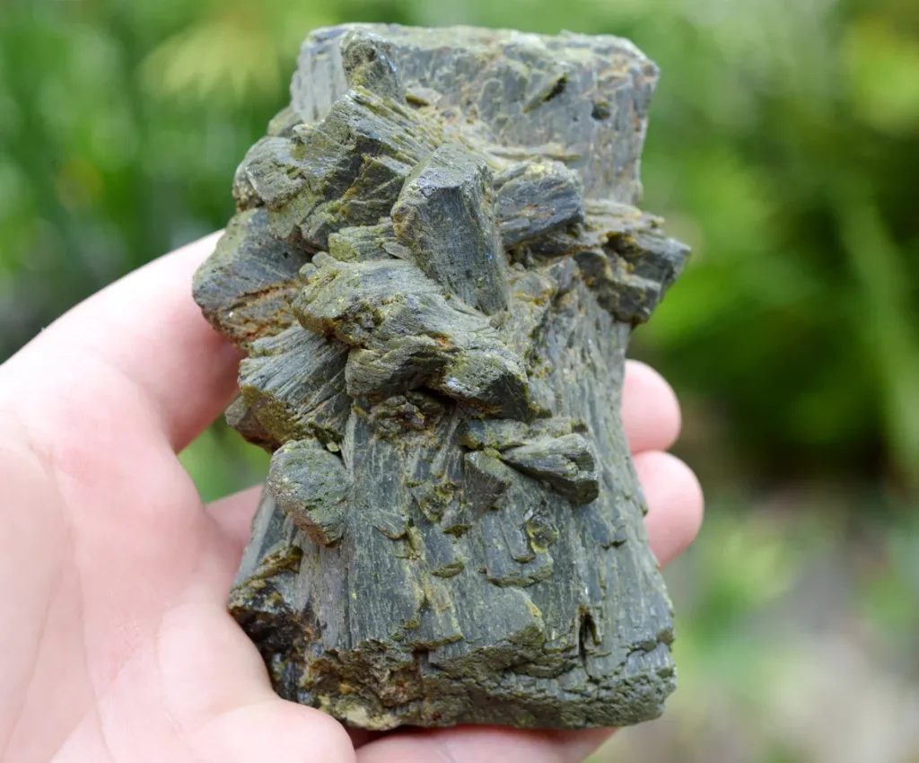 DT Epidote 552 grams - Bafoulabé Circle, Kayes Region, Mali image
