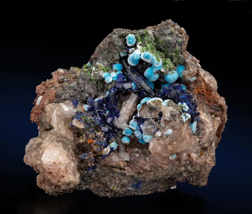Dundasite, Azurite, Cerussite image