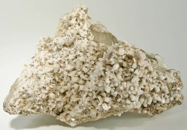 Edingtonite, Calcite image