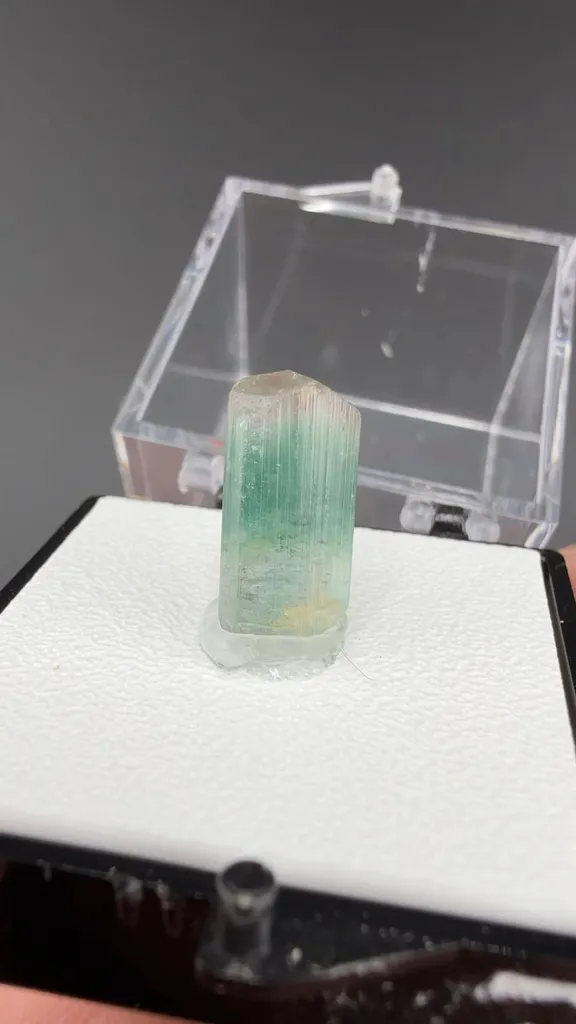Elbaite (1.22g) image