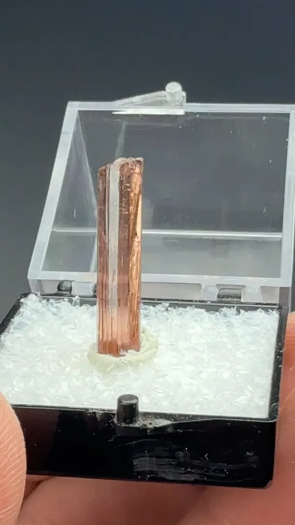 Elbaite - image 2