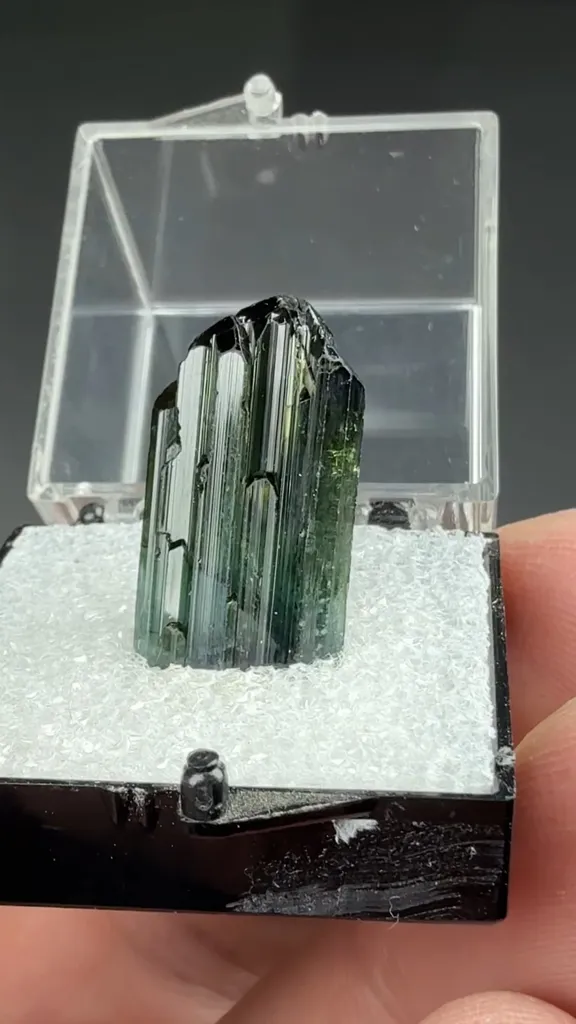 Elbaite - image 2