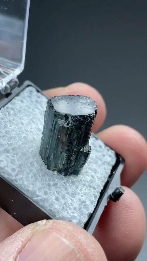 Elbaite - image 2