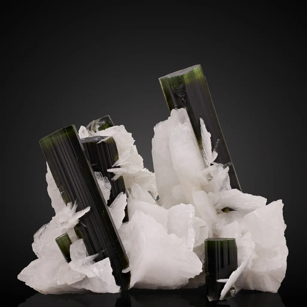 Elbaite Albite image