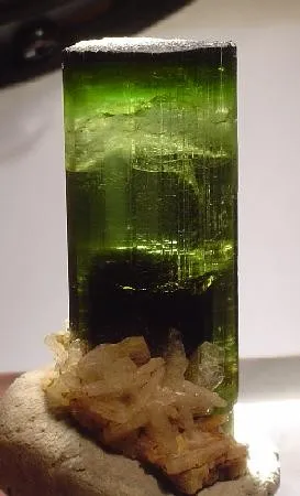 Elbaite, Albite (Var: Cleavelandite) - image 2