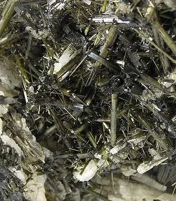 Elbaite, Albite (Var: Cleavelandite) - image 2